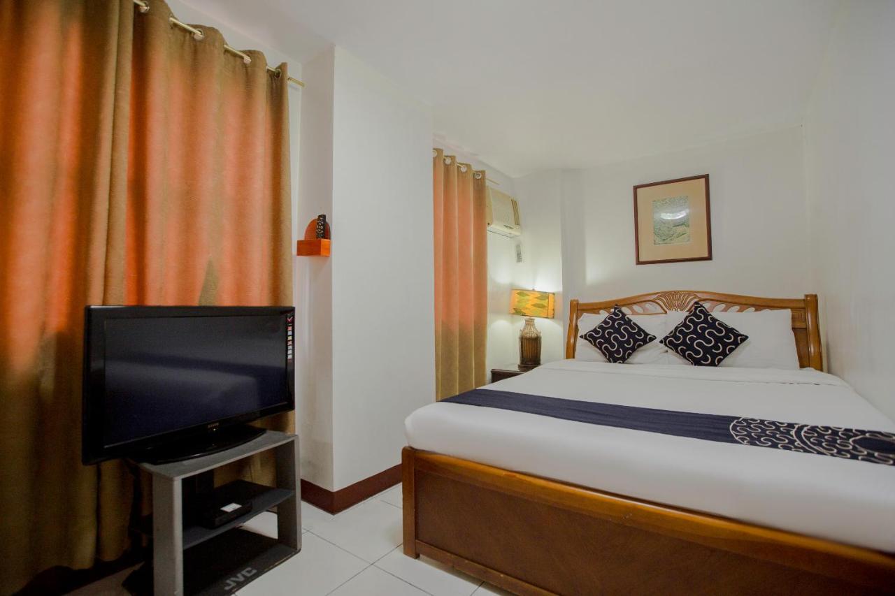Newgrange Condotel Кесон Сити Екстериор снимка