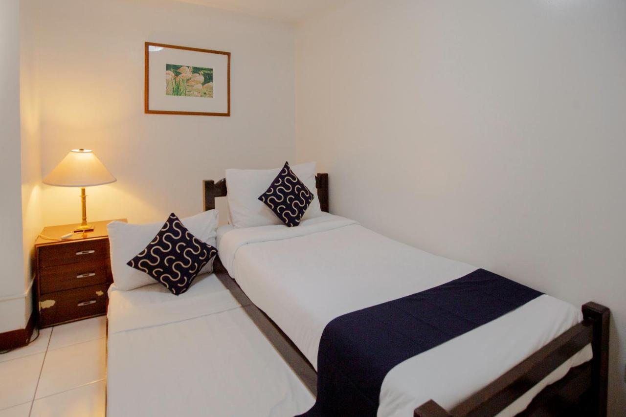 Newgrange Condotel Кесон Сити Екстериор снимка