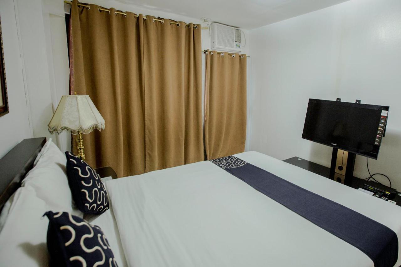 Newgrange Condotel Кесон Сити Екстериор снимка