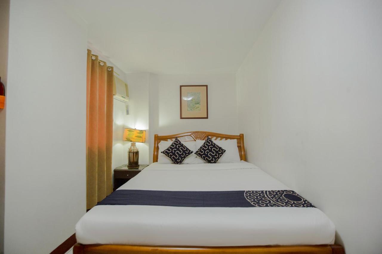 Newgrange Condotel Кесон Сити Екстериор снимка
