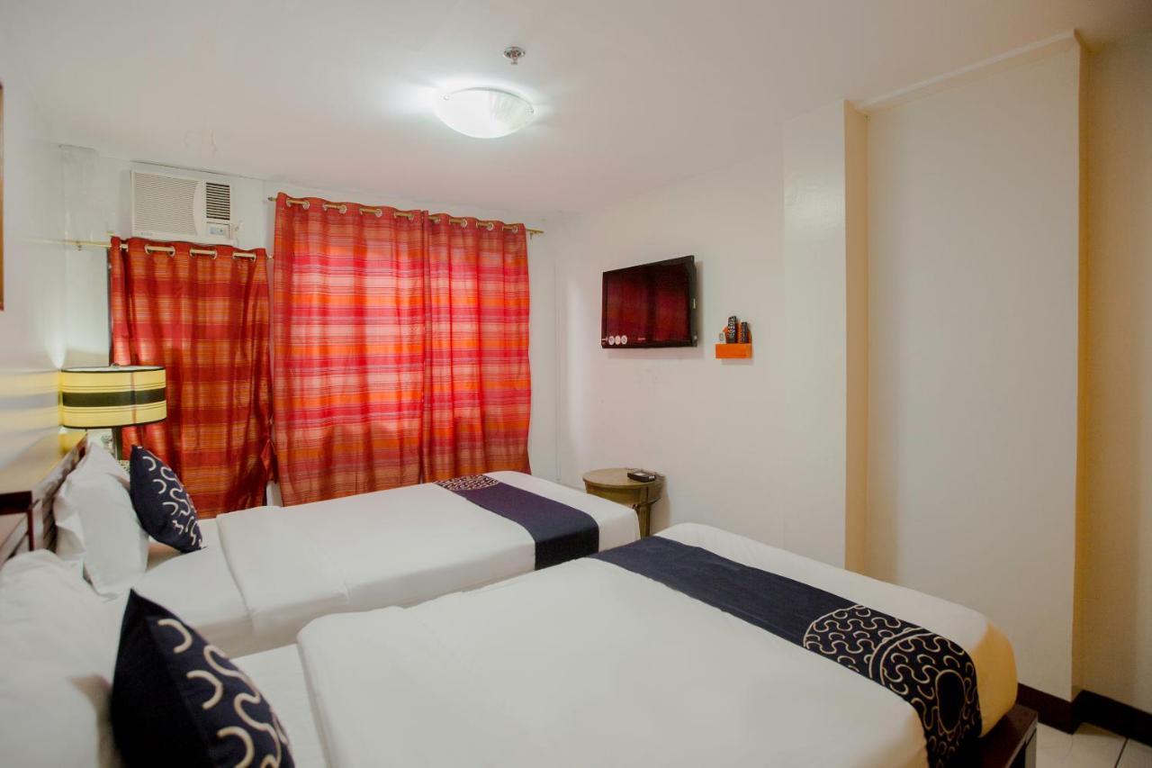Newgrange Condotel Кесон Сити Екстериор снимка