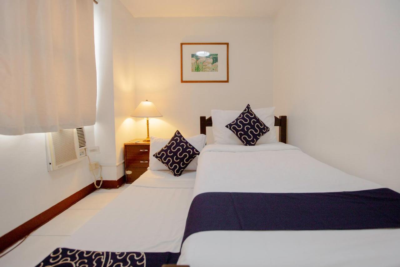 Newgrange Condotel Кесон Сити Екстериор снимка