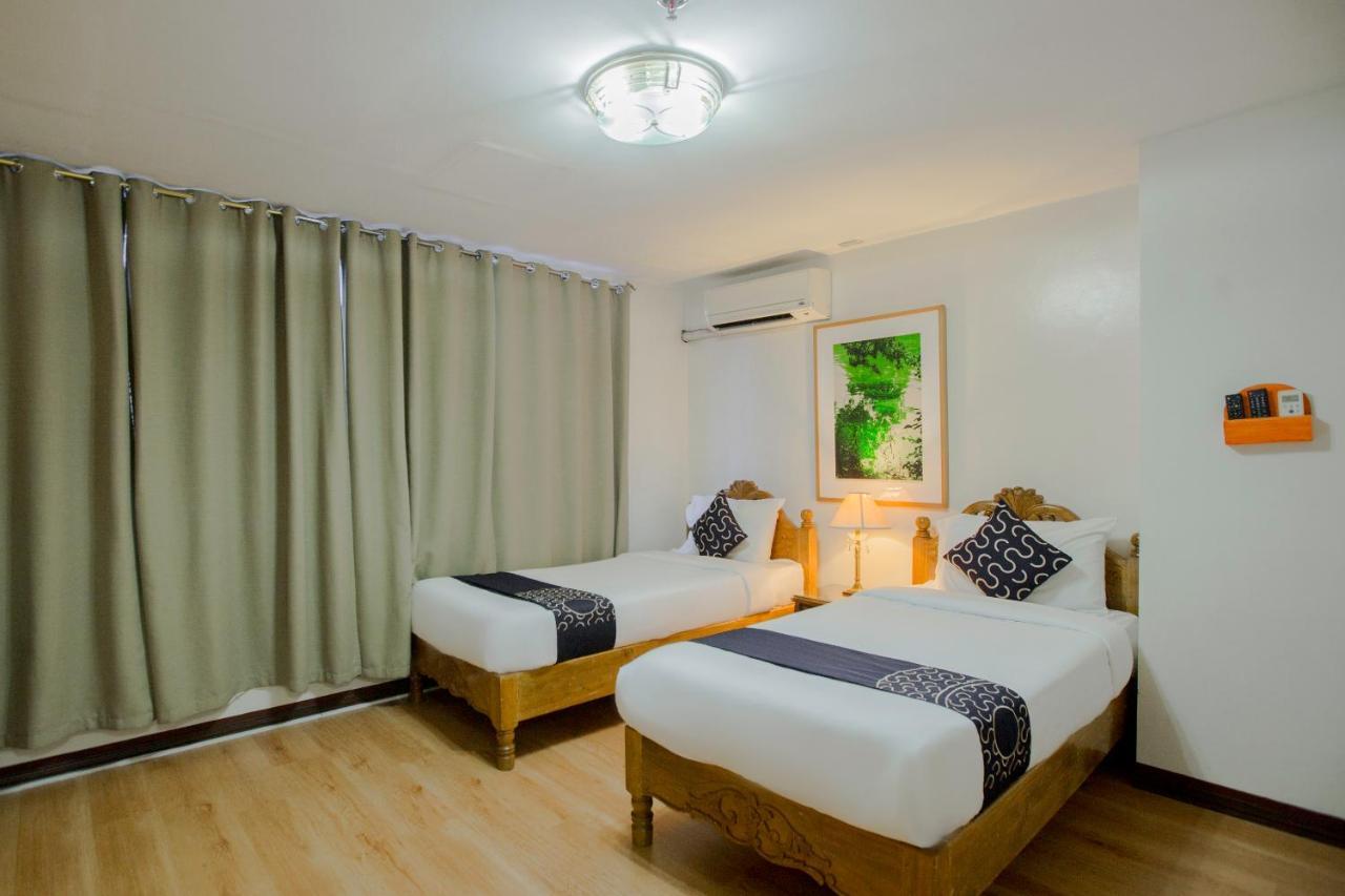 Newgrange Condotel Кесон Сити Екстериор снимка