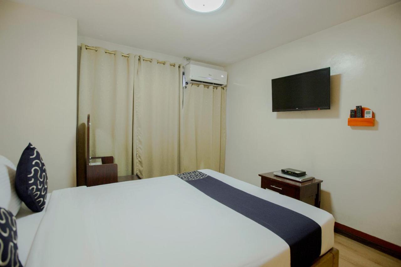 Newgrange Condotel Кесон Сити Екстериор снимка