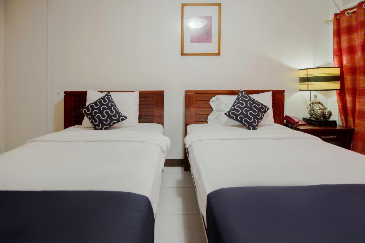 Newgrange Condotel Кесон Сити Екстериор снимка