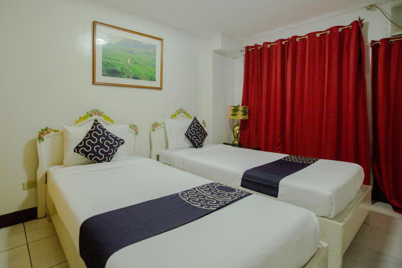 Newgrange Condotel Кесон Сити Екстериор снимка